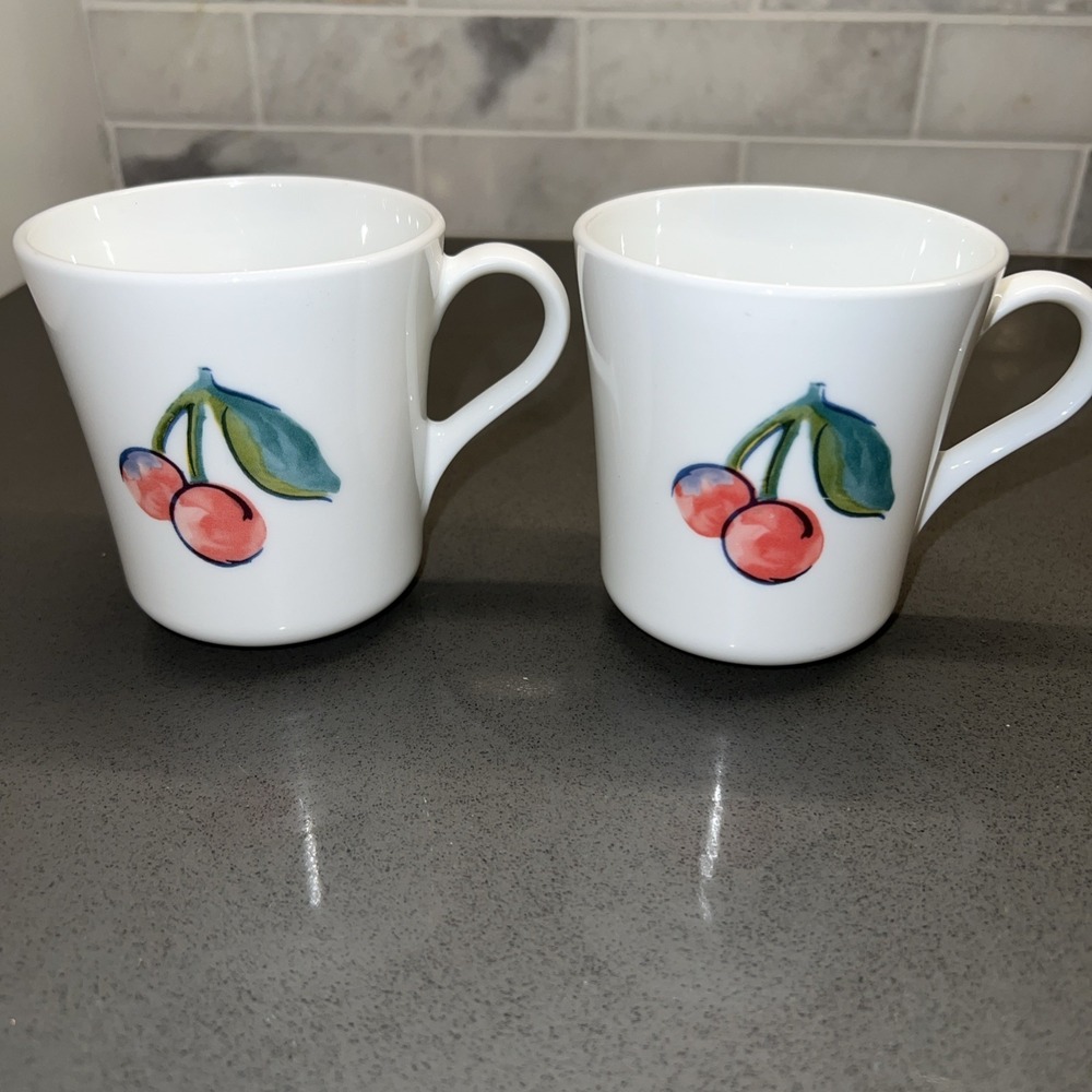 2 VTG Corelle Corningware Fruit Basket Mugs White Apple Cherry Set USA Granny